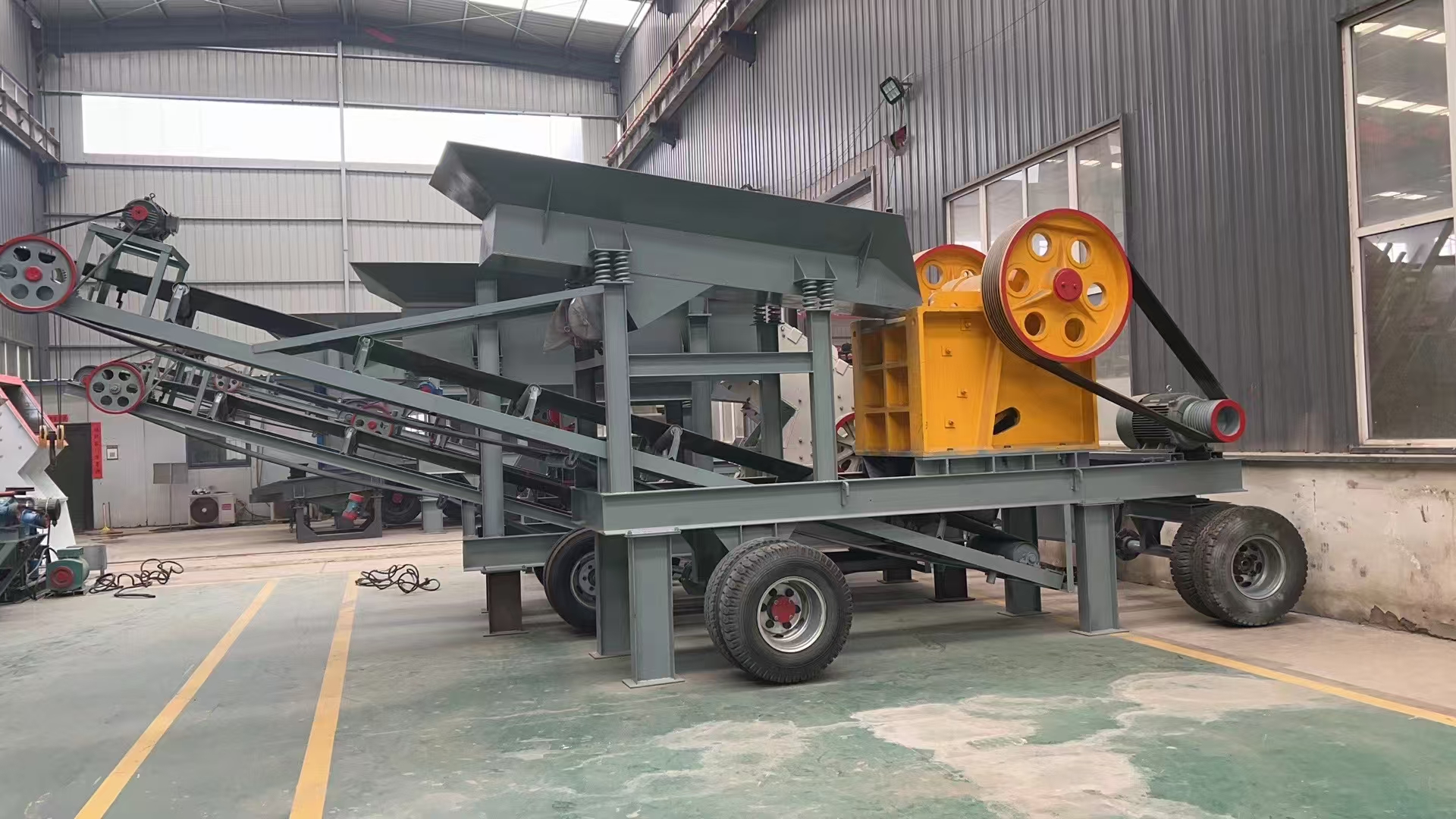 Small mobile jaw crusher
